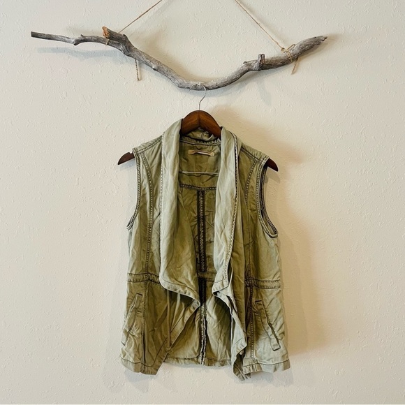 3/$20 Max Jeans Olive Green Tencel Drape Front Vest - Picture 3 of 8